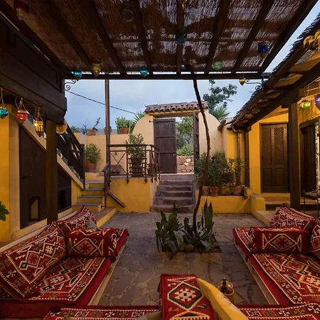 Country house Bohemian Hideaway - 2 Unique With Shared Pool *