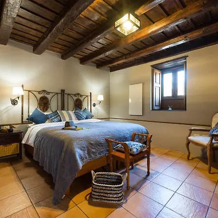 Bohemian Hideaway - 2 Unique With Shared Pool