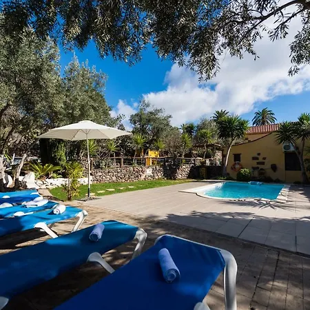 Bohemian Hideaway - 2 Unique With Shared Pool Country house