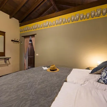 Bohemian Hideaway - 2 Unique With Shared Pool Country house *