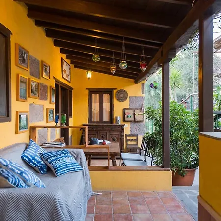 Bohemian Hideaway - 2 Unique With Shared Pool